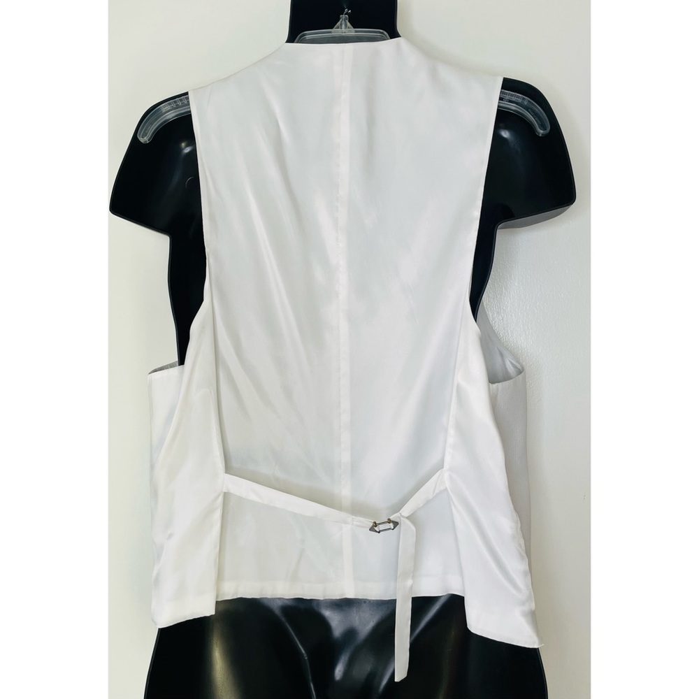 Men’s White Formal Vest - Picture 4 of 10